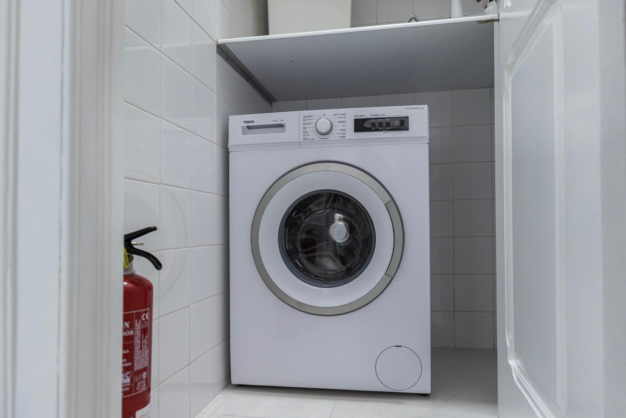 Apartamento Moderno Com Terraco ลิสบอน ภายนอก รูปภาพ