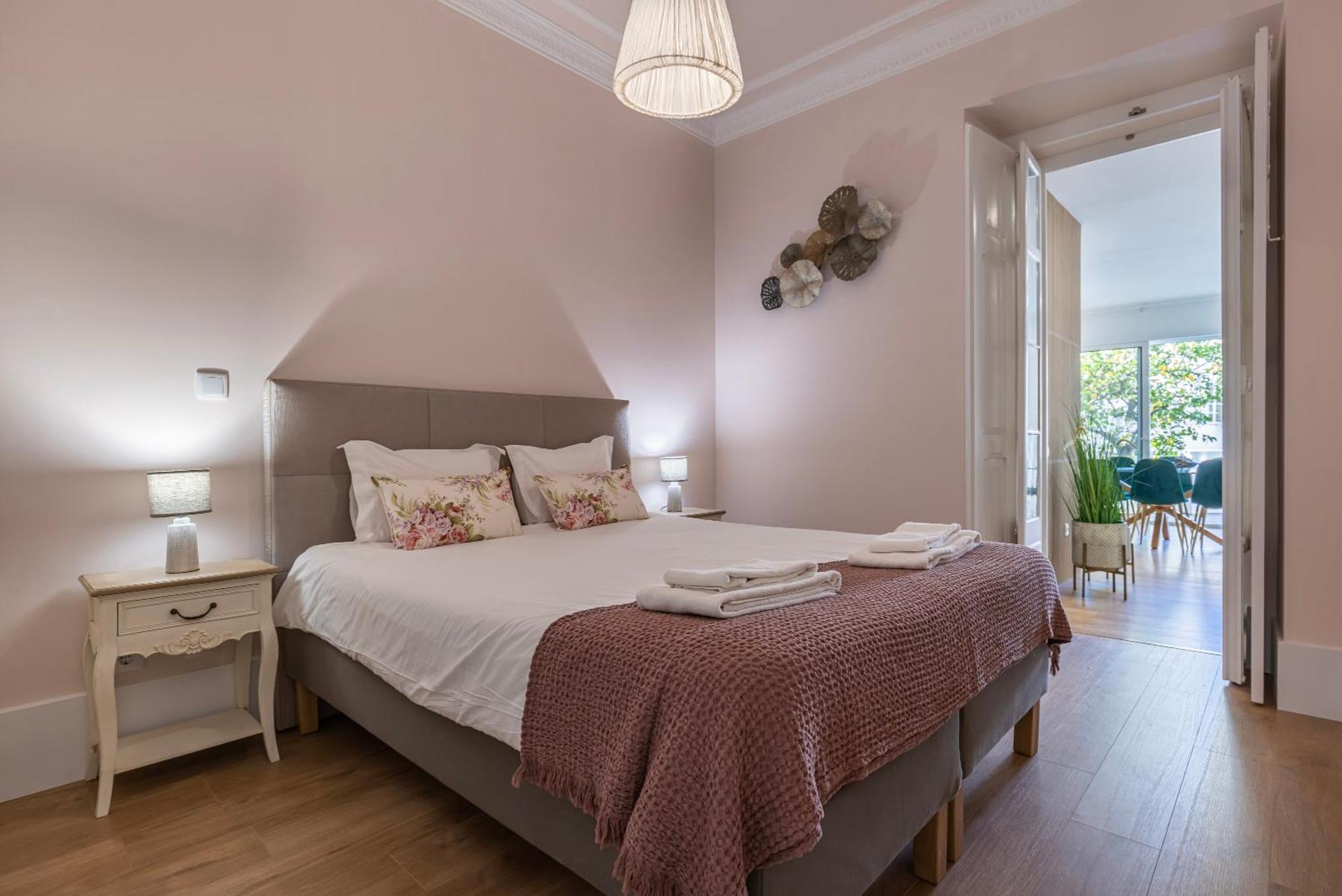 Apartamento Moderno Com Terraco ลิสบอน ภายนอก รูปภาพ
