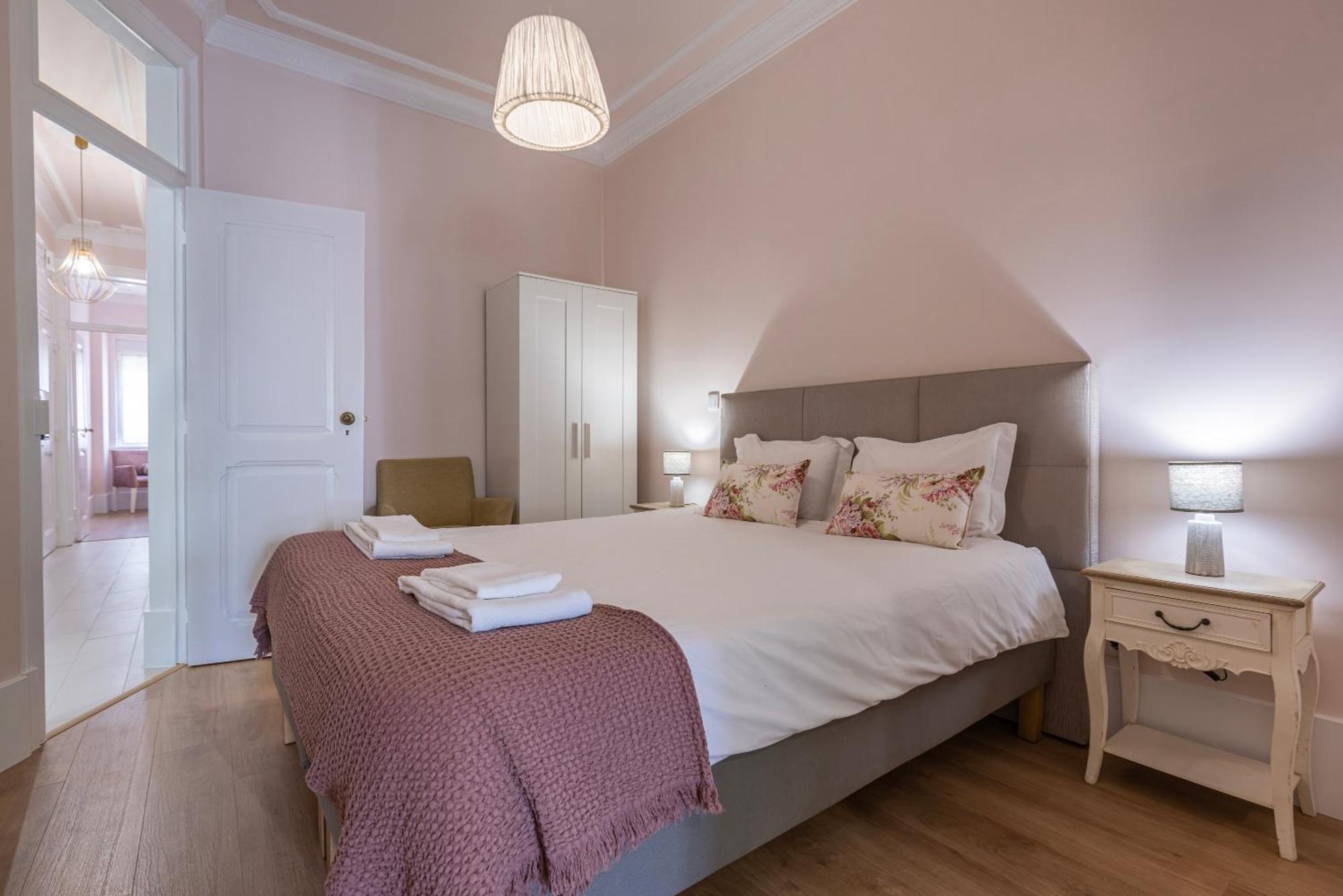 Apartamento Moderno Com Terraco ลิสบอน ภายนอก รูปภาพ